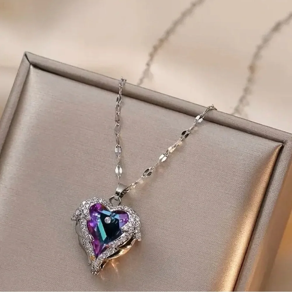 Elegant Silver and Purple Heart Pendant Necklace. - Picture 3 of 4